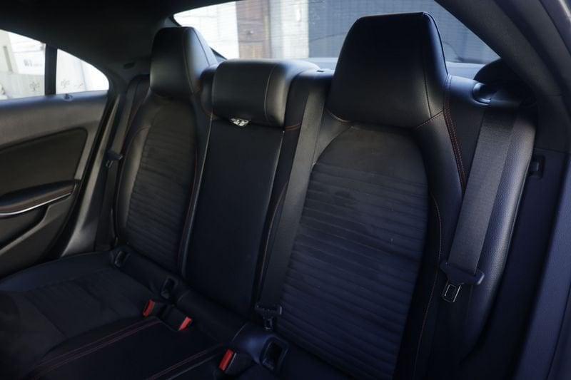 Mercedes-Benz CLA Mercedes-Benz CLA 220 d Automatic Premium CDI 130KW ANNO 2015