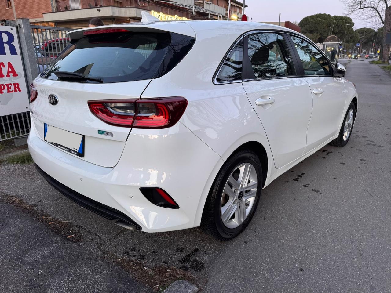 Kia Ceed 1.4 MPi GPL 5p. Neopaten garanzia 12 mesi