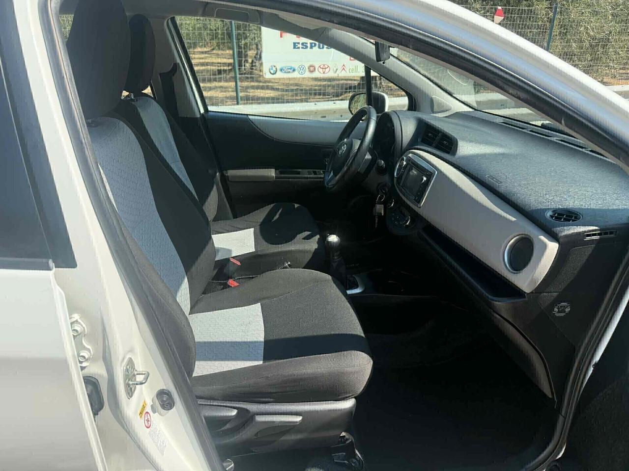 Toyota Yaris 1.0 BENZINA ''navig, retr,'' 2012 neop ok