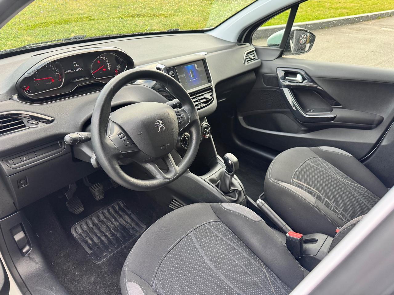 Peugeot 208 1.2 Neopatentati