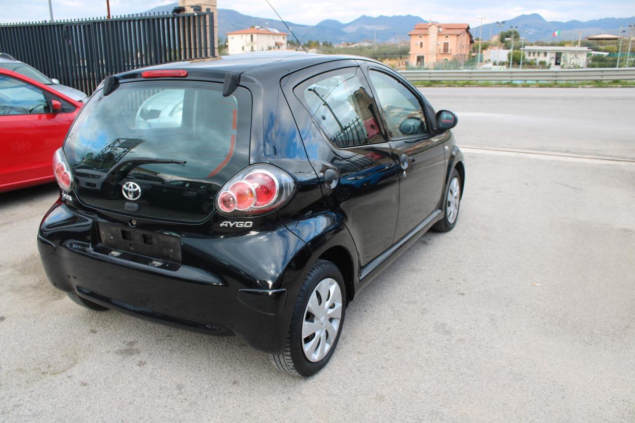 Toyota Aygo 1.0 12V VVT-i 5 porte Active Connect