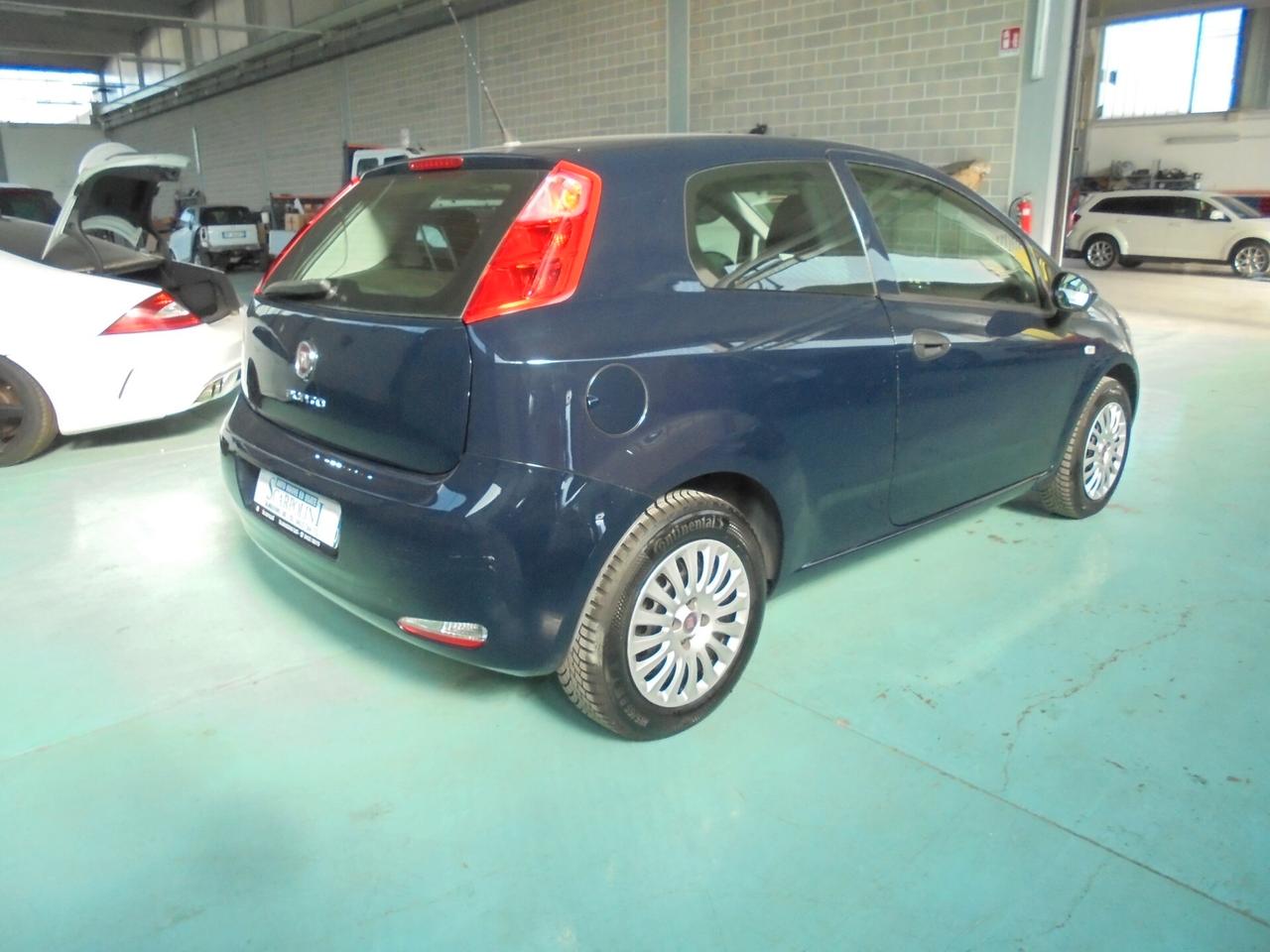 Fiat Punto 1.3 MJT II 75 CV 3 porte Street