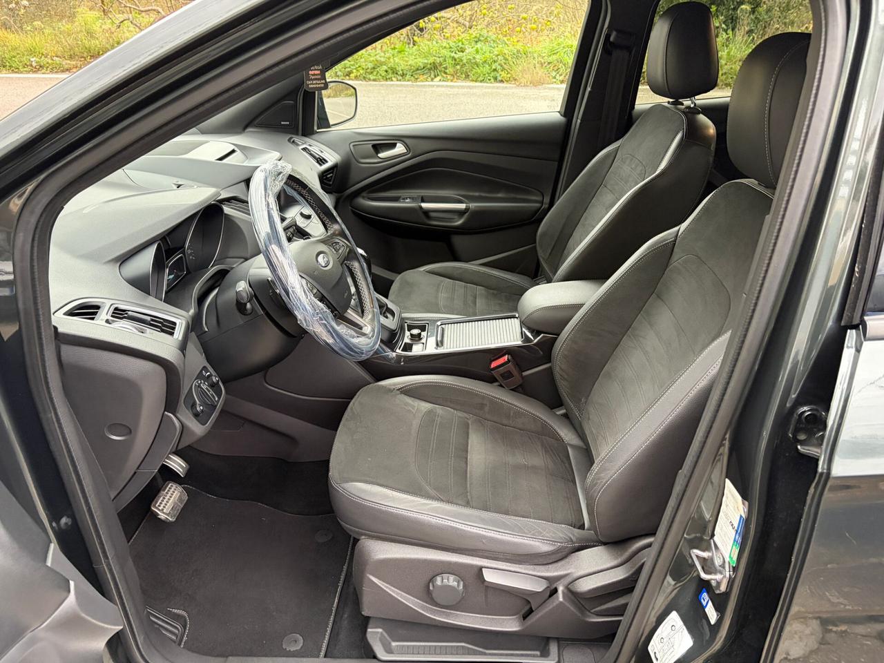 Ford Kuga 2.0 TDCI 150CV 4WD TETTO Powershift ST-Line