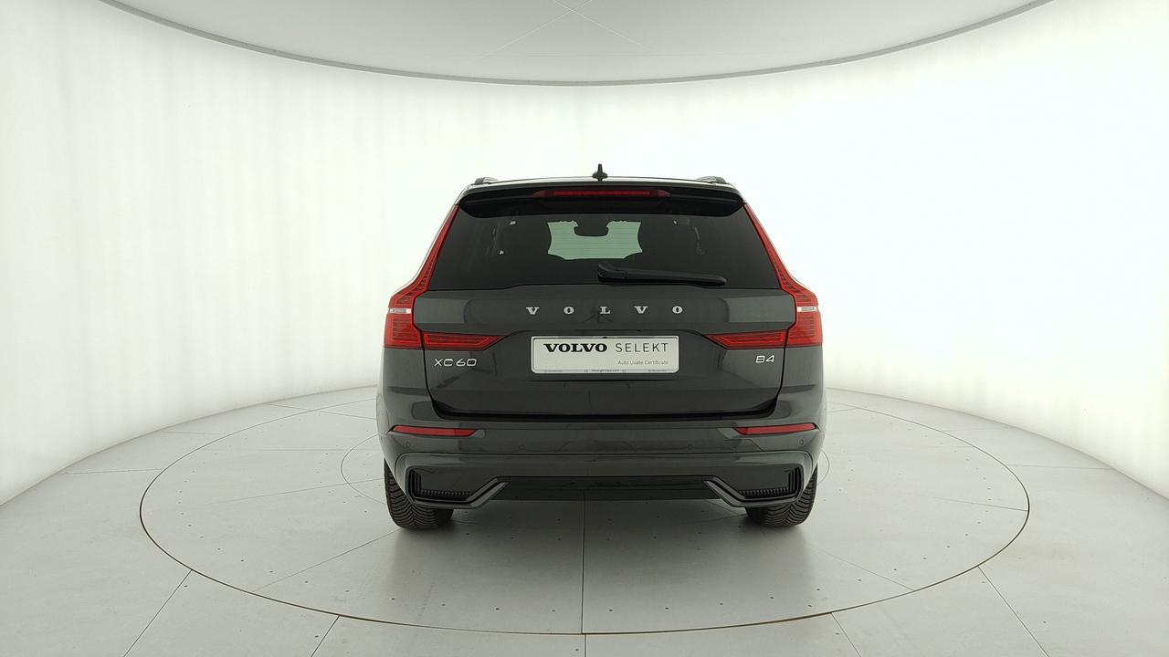 VOLVO XC60 2.0 b4 Plus Dark auto
