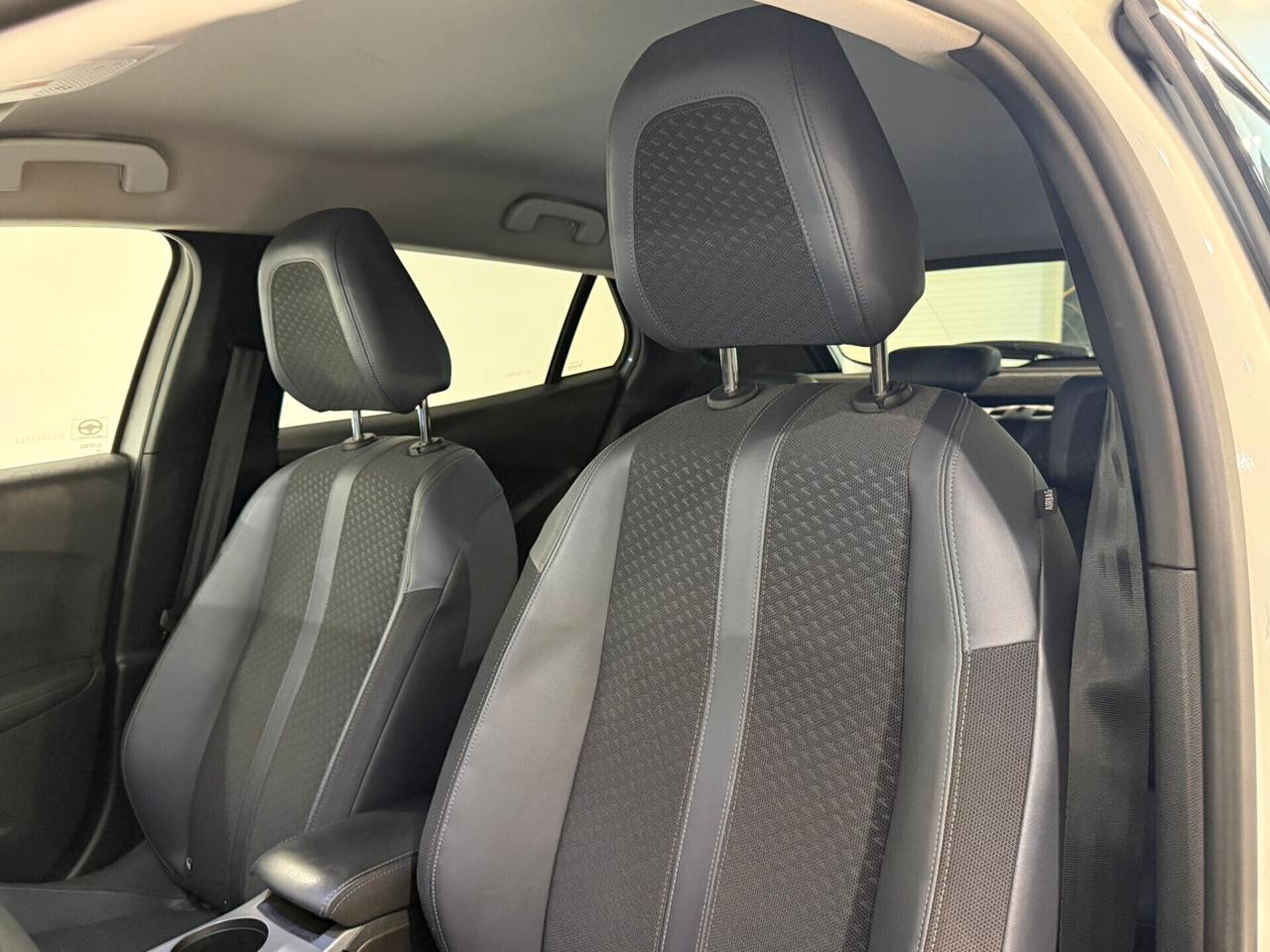 Peugeot 2008 1.2 130cv Allure Pack Cockpit