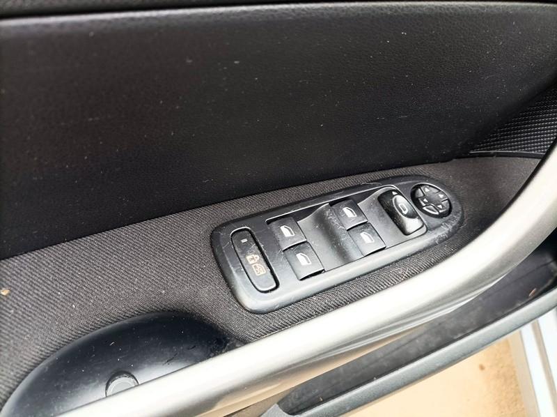 Peugeot 308 1.6 HDi 110CV SW Premium