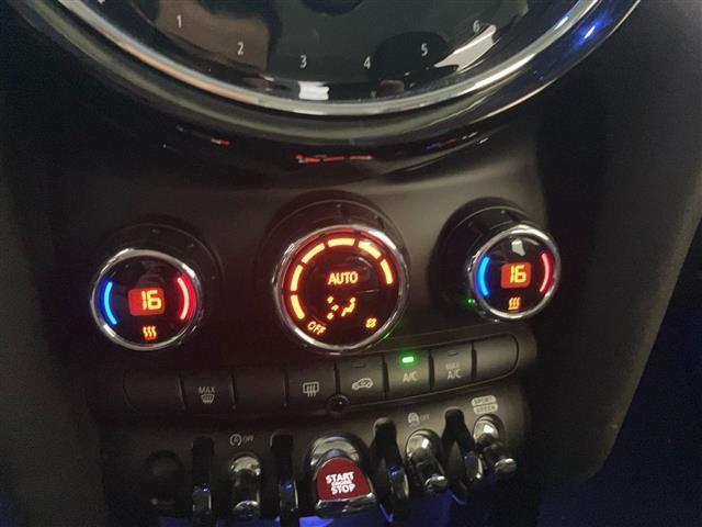 MINI Mini 5 Porte 1.5 Twin Power Turbo Cooper Essential