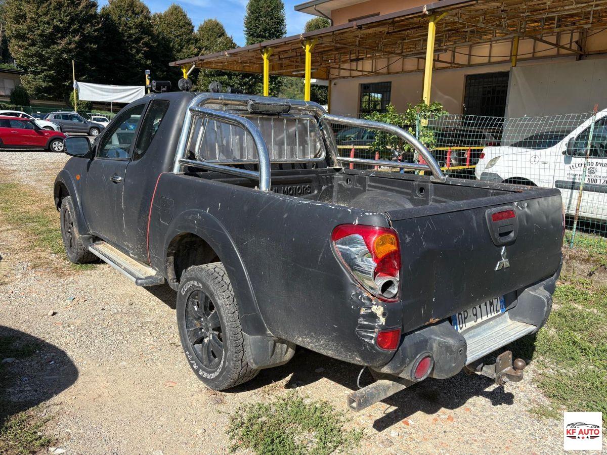 MITSUBISHI - L200 c.cab 2.5 di-d Intense