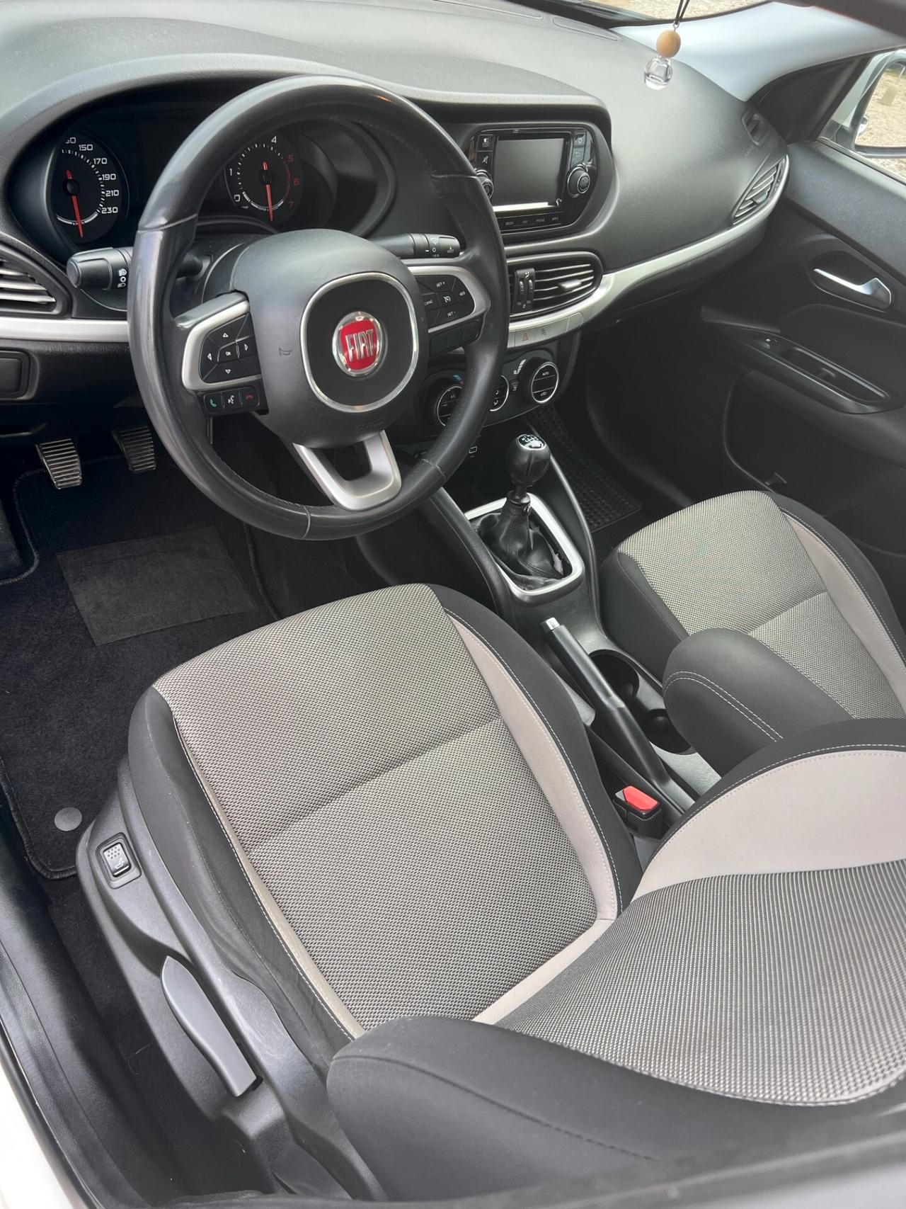 Fiat Tipo 1.6 Mjt S&S SW Lounge