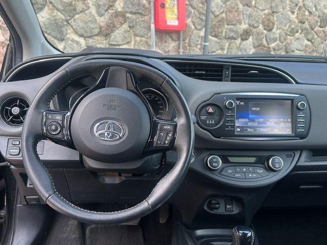 TOYOTA Yaris 1.5 Hybrid 5 porte Business