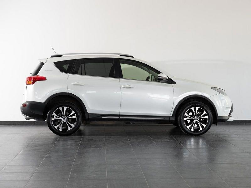 Toyota RAV4 RAV4 2.0 D-4D 2WD Style White Ed.
