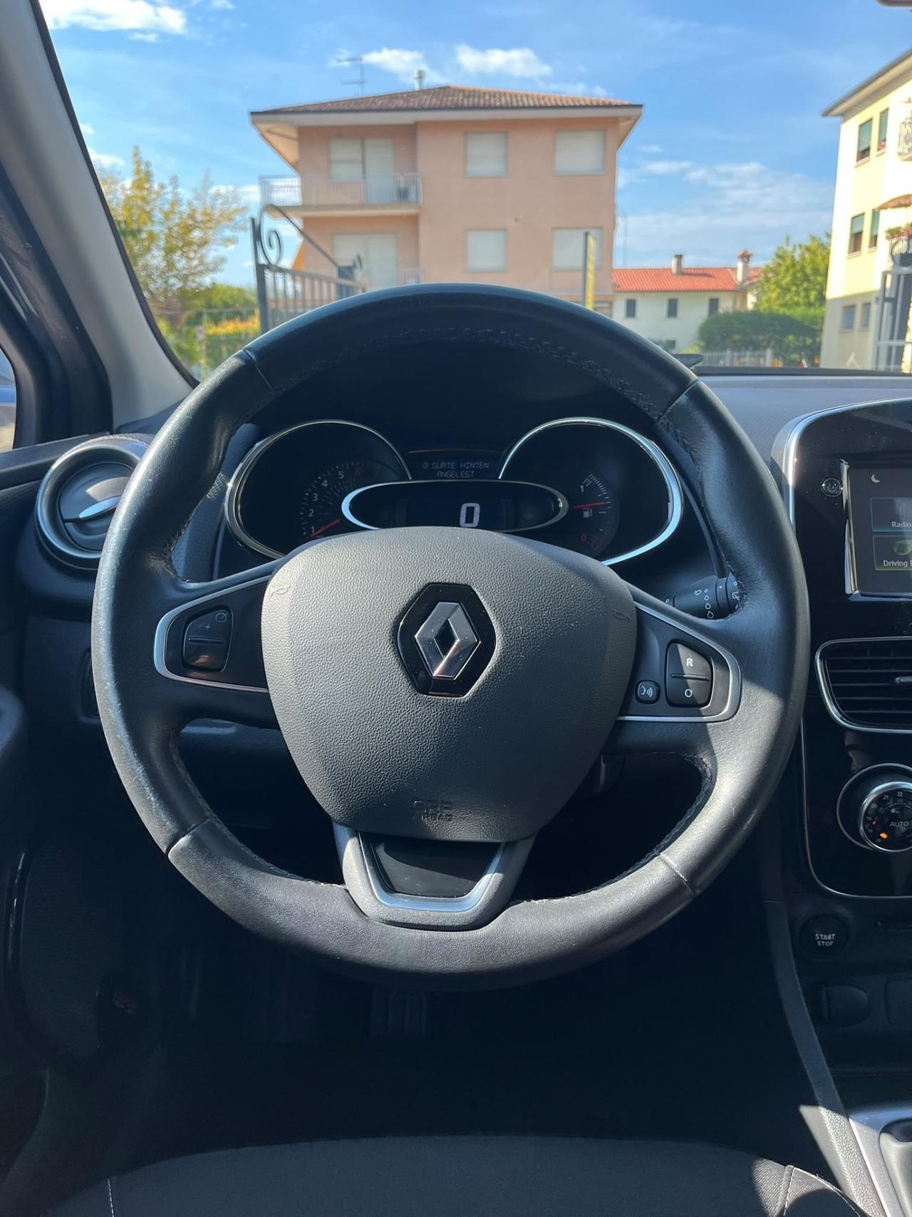 Renault Clio 1.2 75CV Neopatentati
