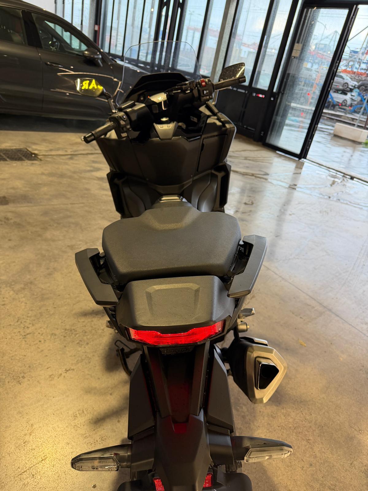 Honda Forza 750 2025