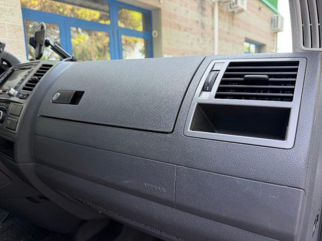 VOLKSWAGEN Caravelle 2.0 TDI DSG 140 CV 7 POSTI NAVIGATORE RETROCAMERA