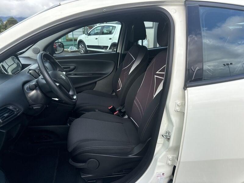 Lancia Ypsilon 1.2 69 CV 5 porte Silver