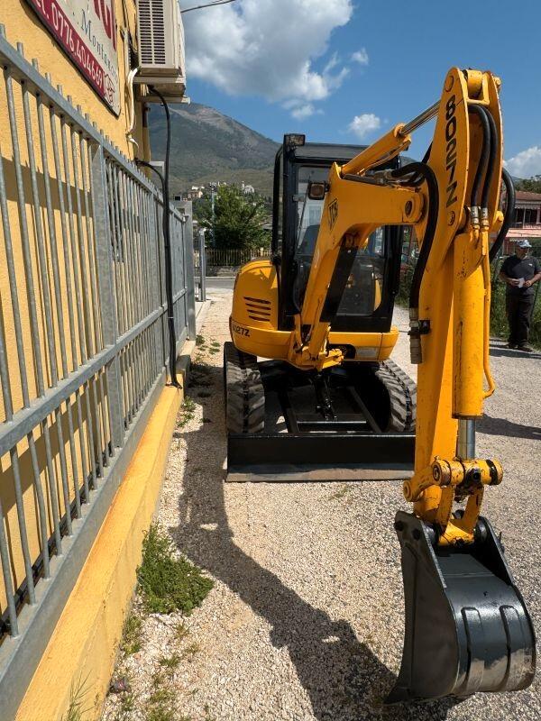 MINIESCAVATORE JCB 8027 GIROSAGOMA