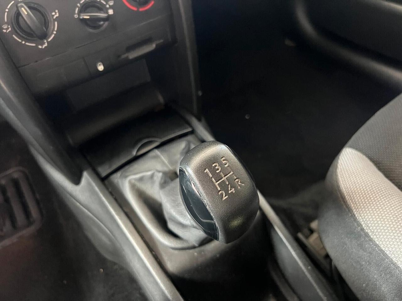 Peugeot 207 1.4 HDi 70CV