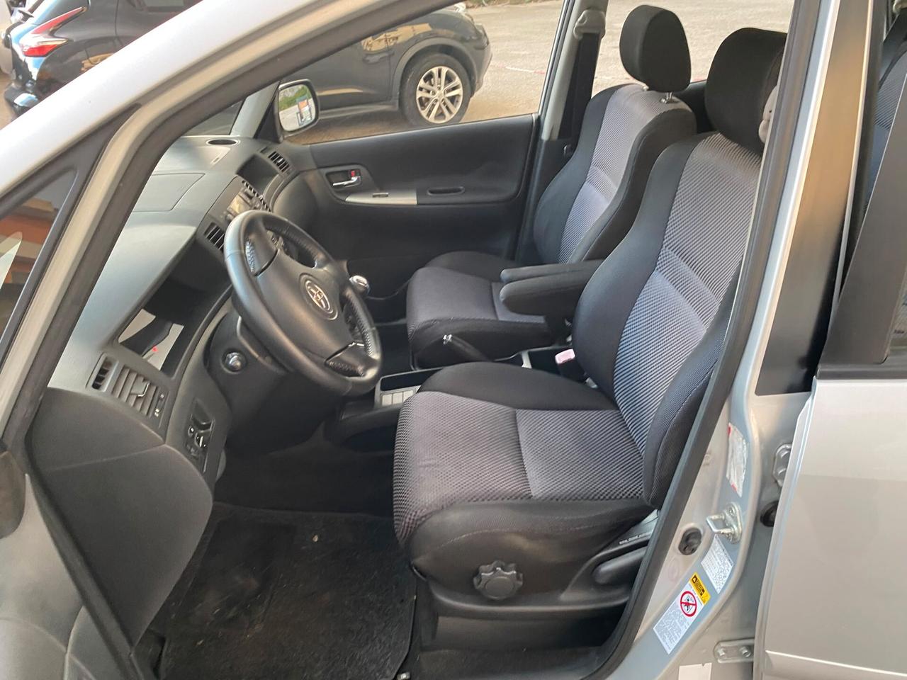 Toyota Corolla Verso 1.6 benz 110cv full 2004