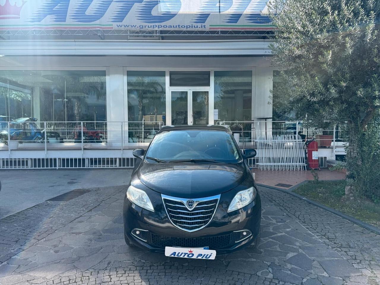 Lancia Ypsilon 0.9 TwinAir 85 Metano Ecochic Silver