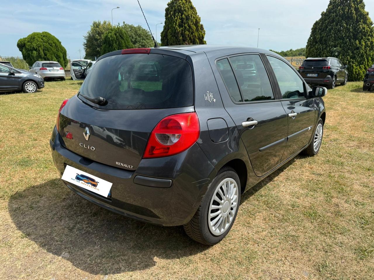 Renault Clio 1.2 1 5 porte Le Iene