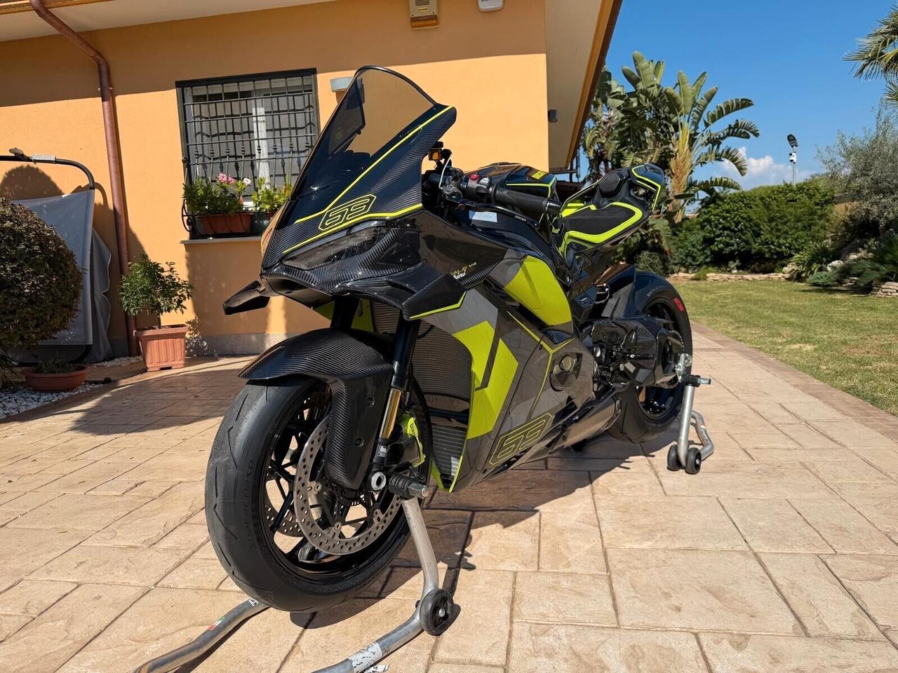Ducati Panigale V4 Lamborghini 1 OF 630