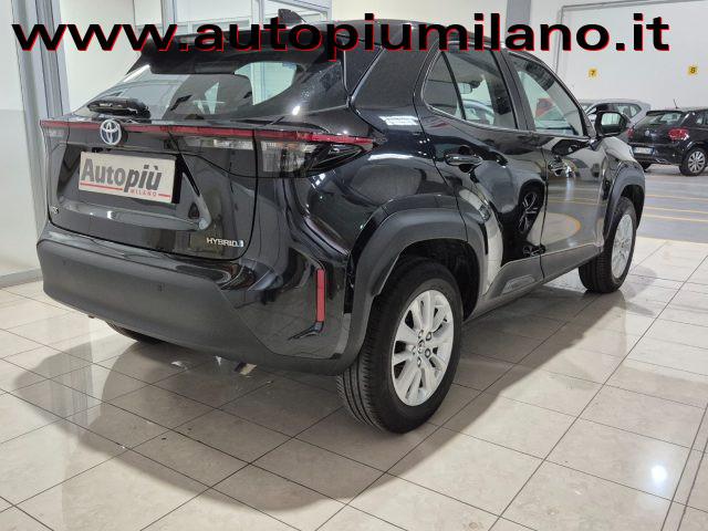 TOYOTA Yaris Cross 1.5 Hybrid 5p. E-CVT AWD-i Business