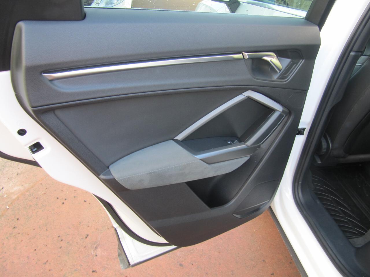 Audi Q3 SPB 40 TDI S tronic quattro edition - AUTOMATICO + TETTO APRIBILE