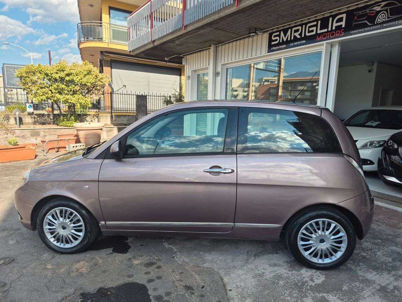 Lancia Ypsilon 1.2 69 CV Diva OK NEOP