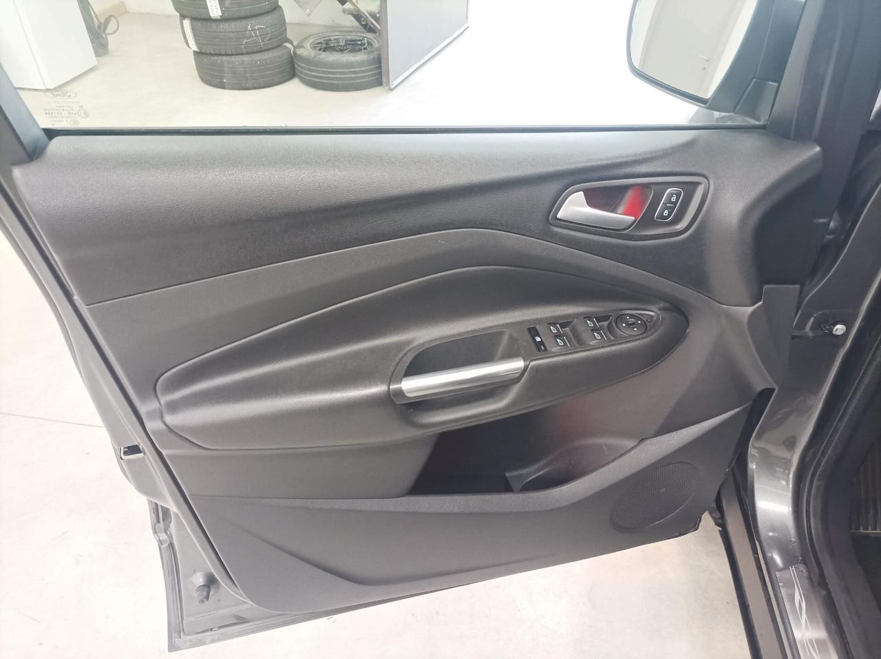 Ford Kuga 2.0 TDCI 150 CV S&S 4WD Powershift Business 10/2018