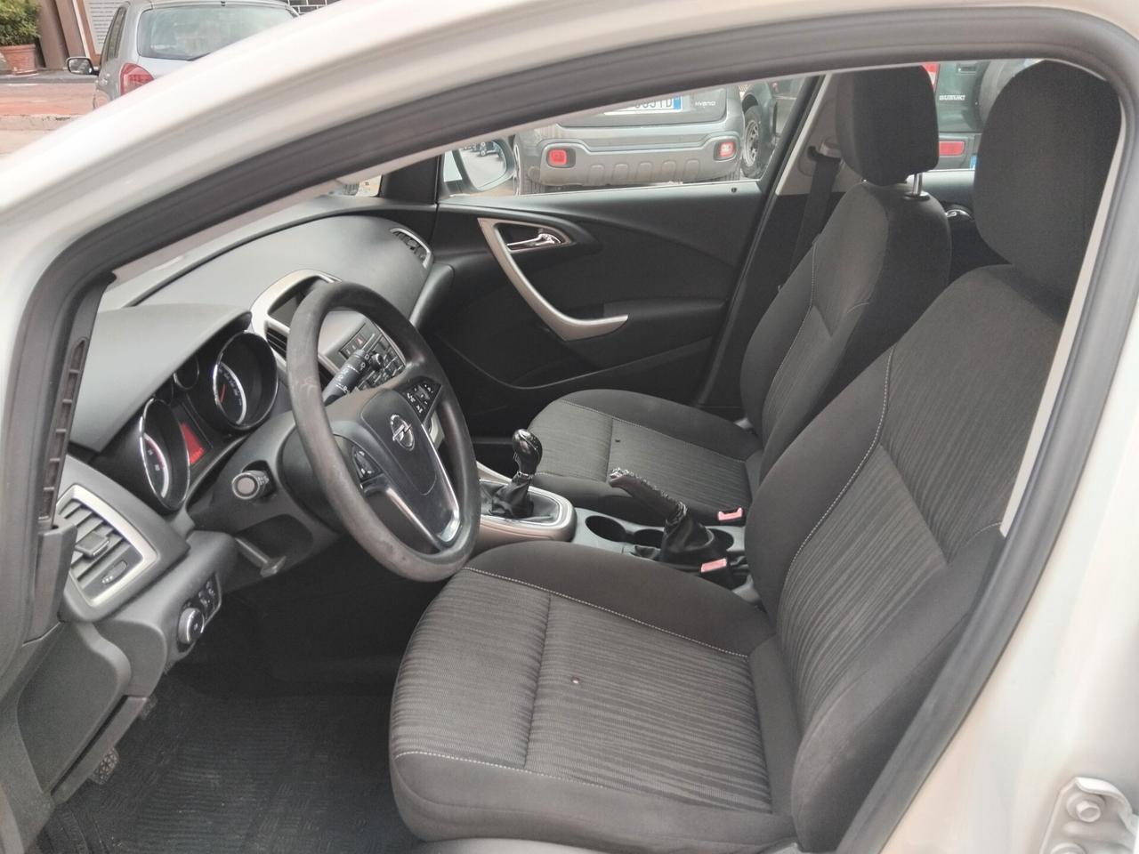 OPEL ASTRA 1.4 STATION WAGON CON PROBLEMI AL MOTORE