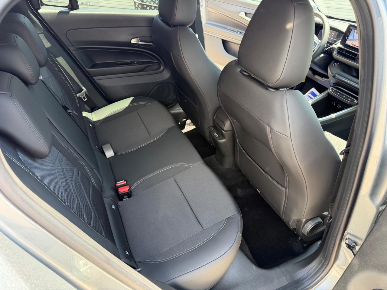 Jeep Avenger 1.2 Turbo 100 CV MHEV Summit