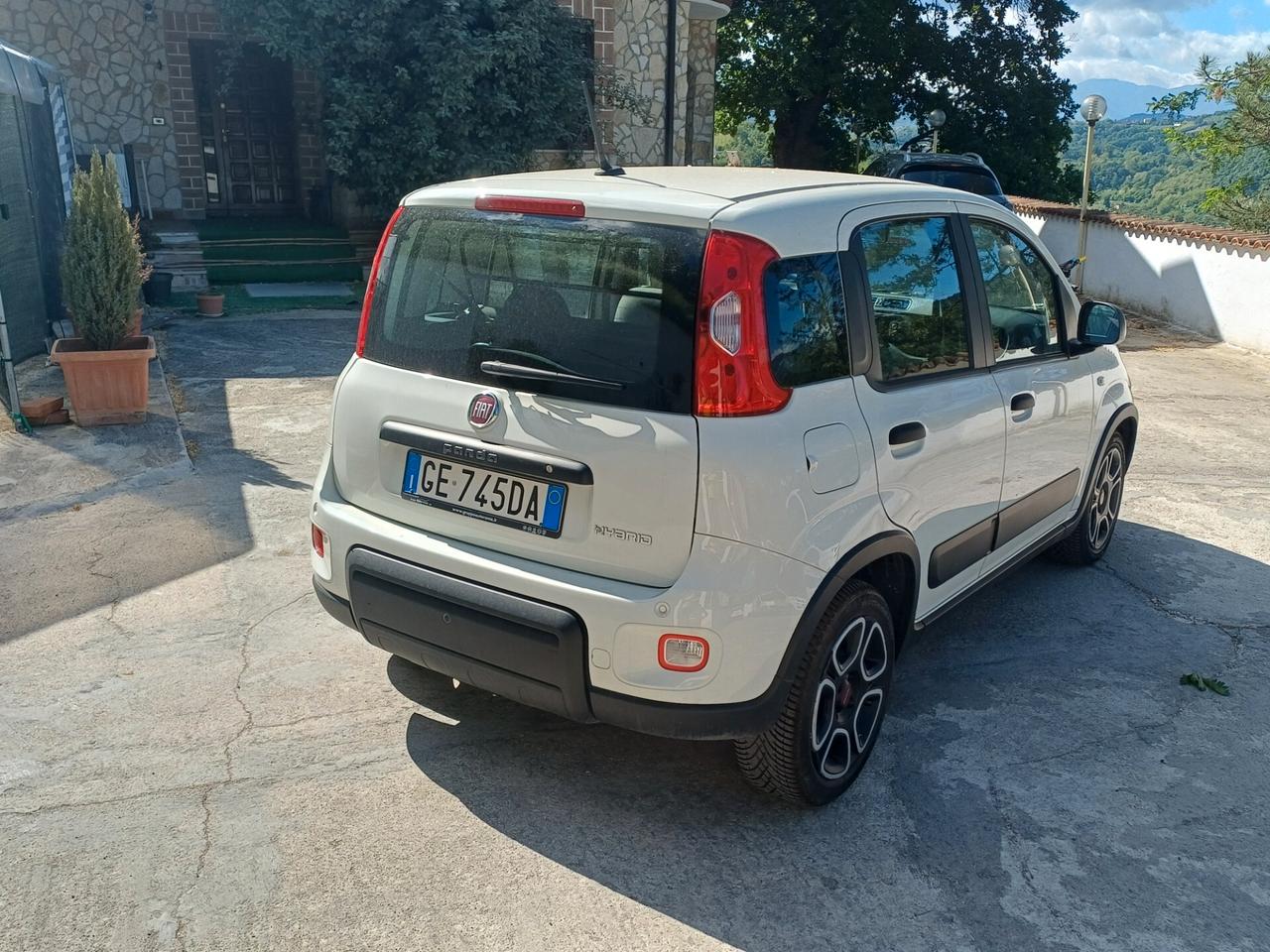 Fiat Panda Hybrid autocarro 4 posti