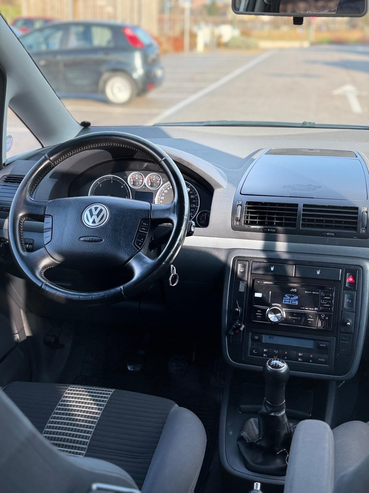 Volkswagen Sharan 2.0 TDI 140cv RESTYLING