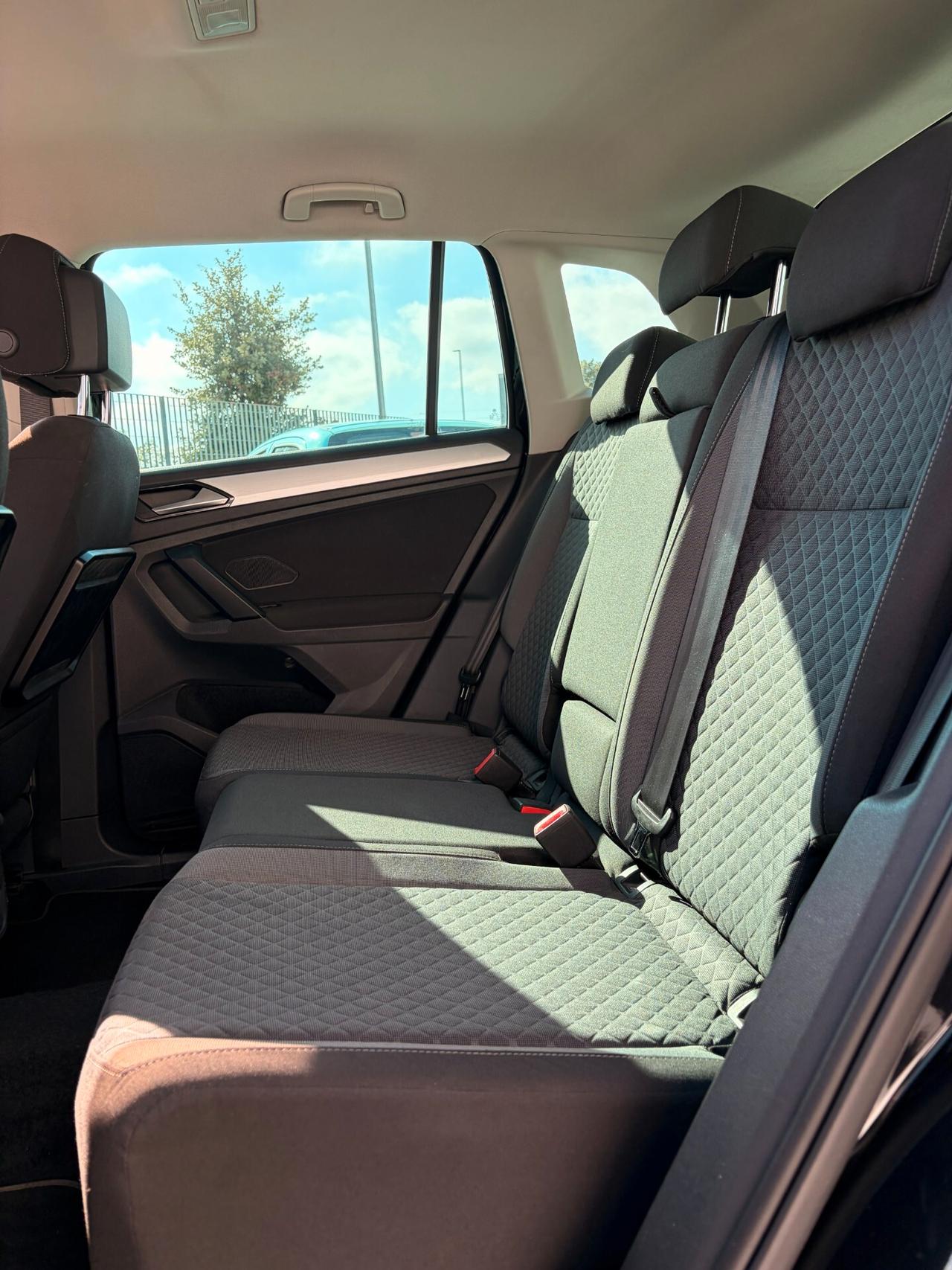 Volkswagen Tiguan 2.0 TDI SCR DSG Business BlueMotion Technology