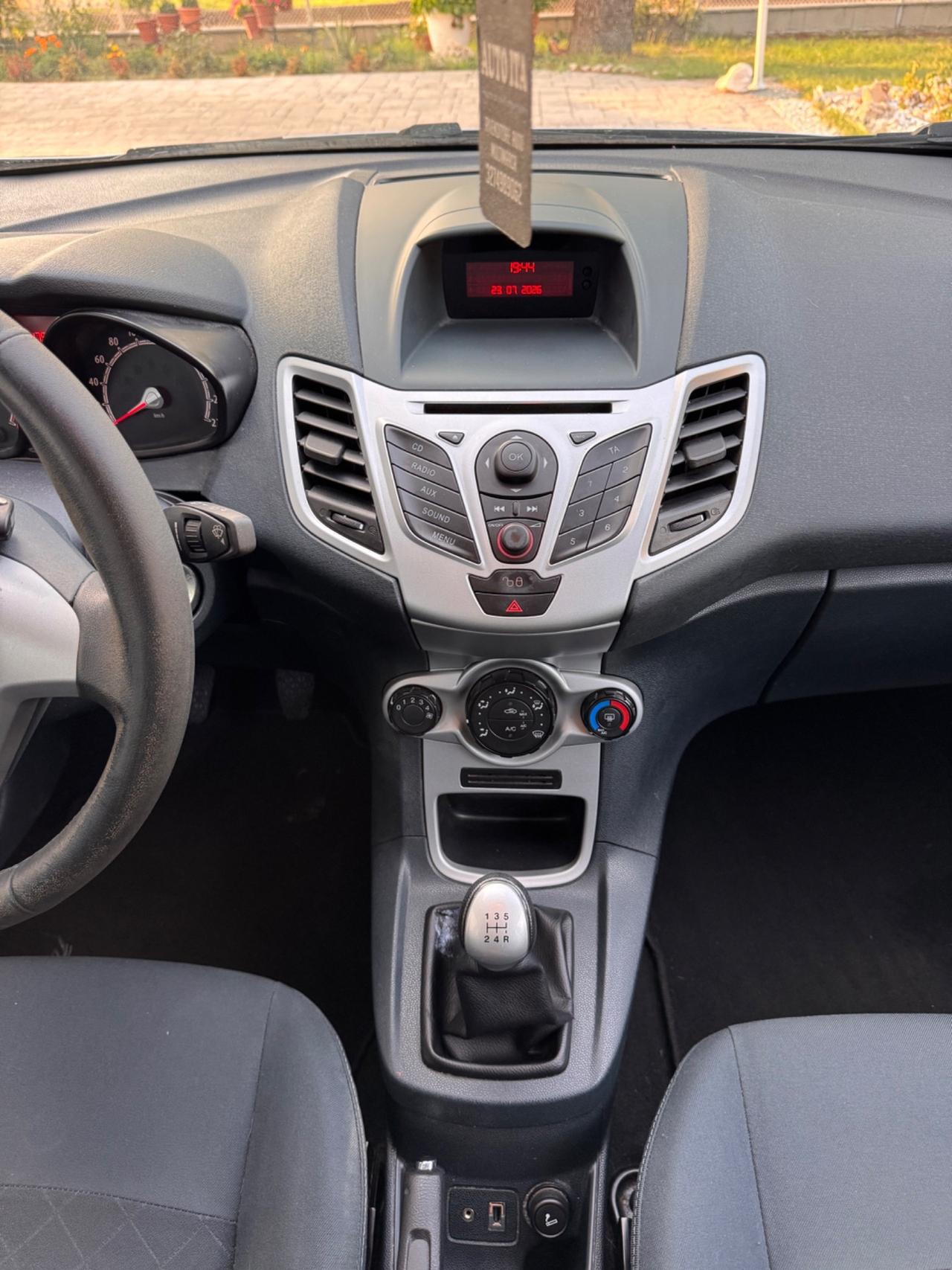 Ford Fiesta Ikon 1.4 TDCi 70CV 5 porte OK NEOPATENTATI