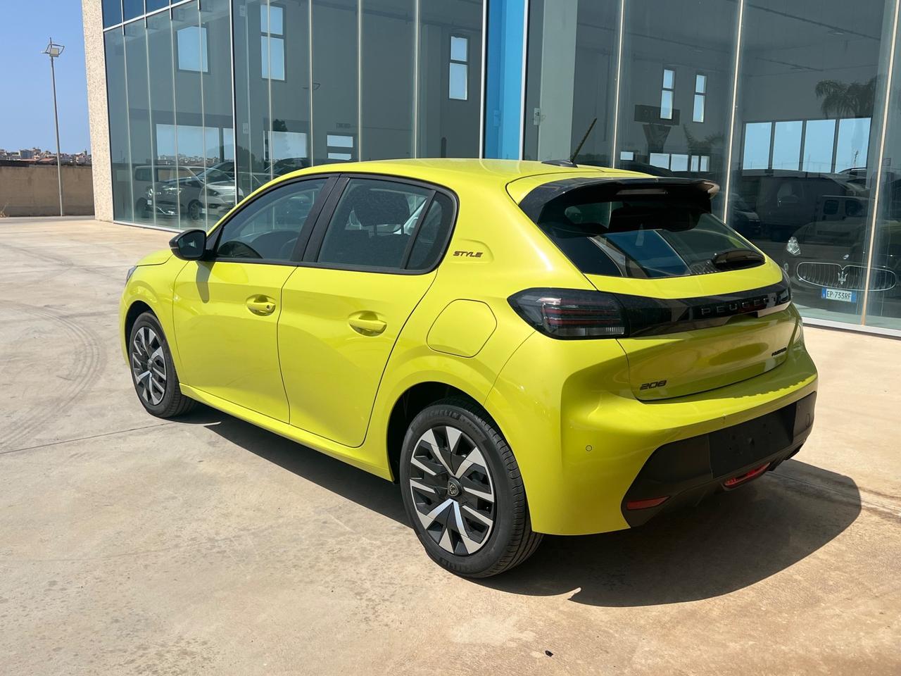PEUGEOT 208 1.2 hybrid Style 110cv e-dcs 6 - possibilità noleggio no scoring