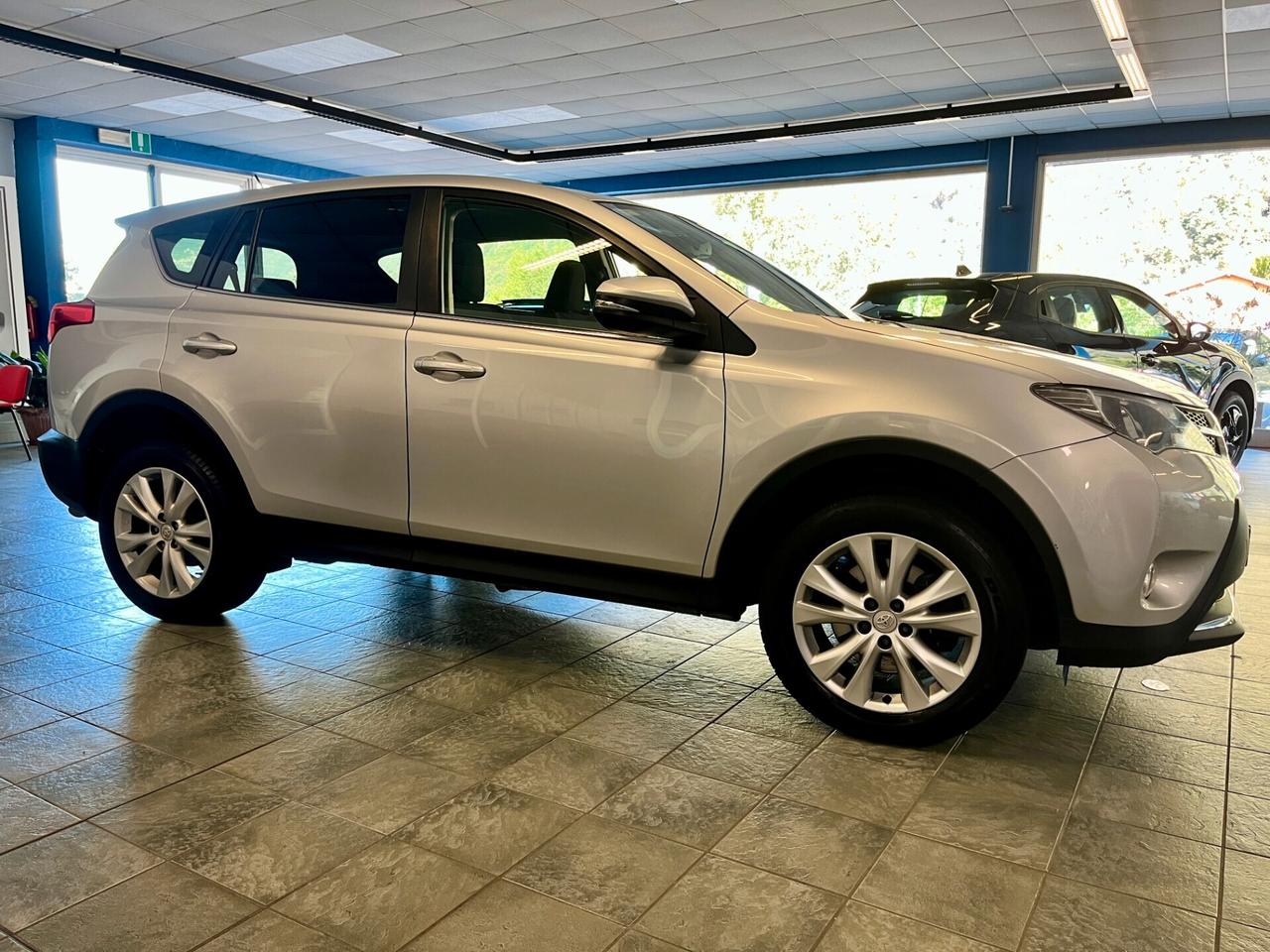 Toyota RAV 4 RAV4 2.2 D-CAT 4X4 CAMBIO AUTOMATICO Lounge