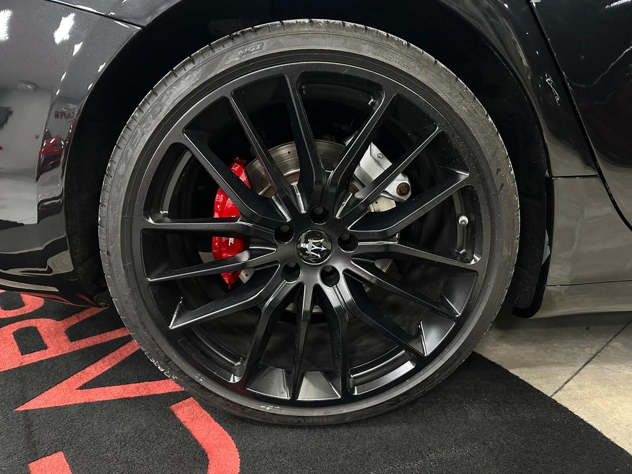 Maserati Ghibli V6 430 CV Q4 Gransport