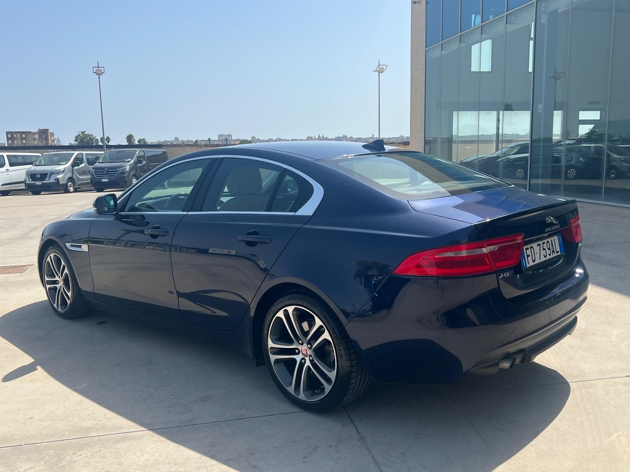 Jaguar XE 2.0d Turbo 180CV aut. Prestige Business Edition