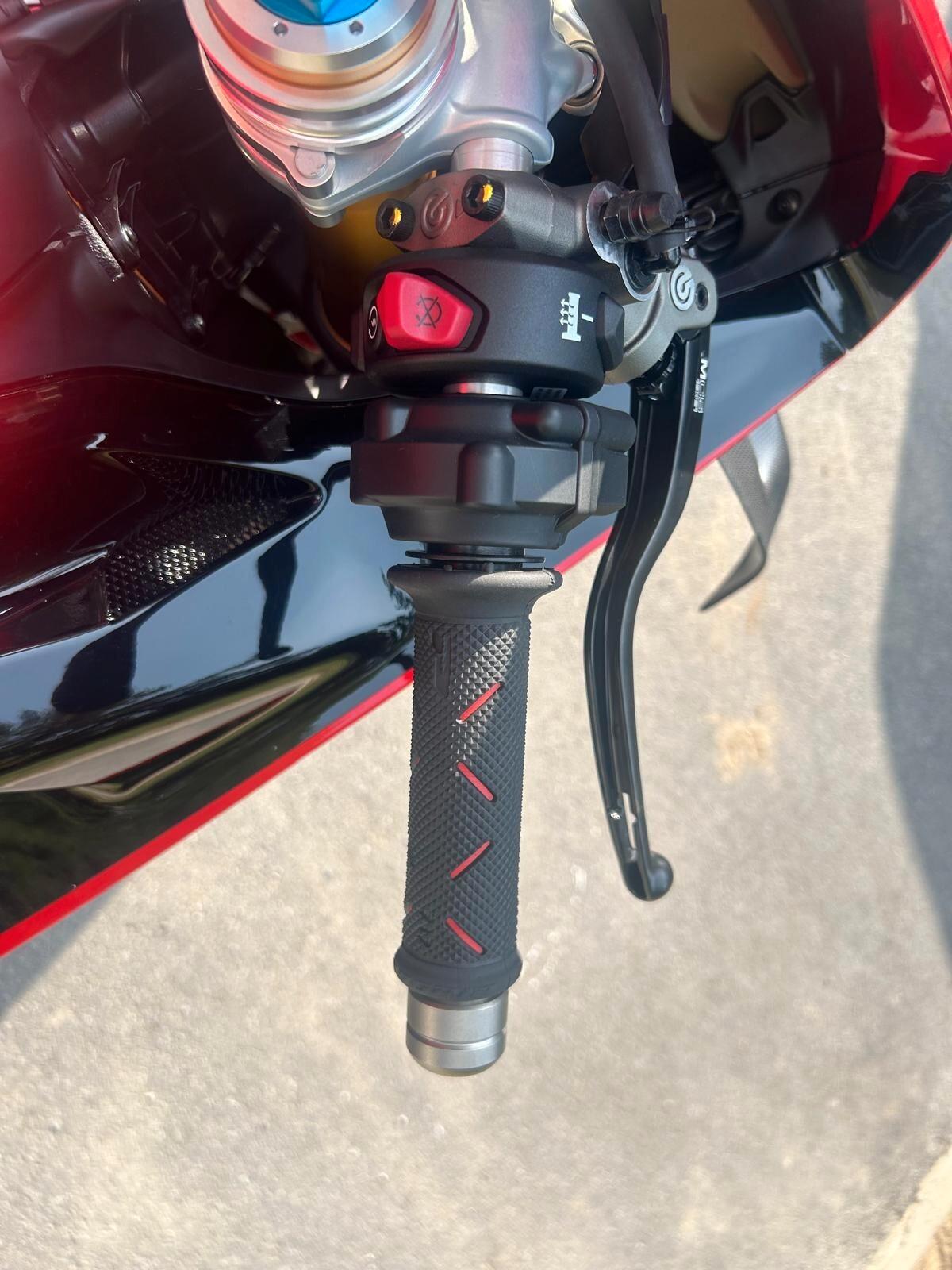 DUCATI PANIGALE V4 SP2 30°ANNIVERSARIO 916