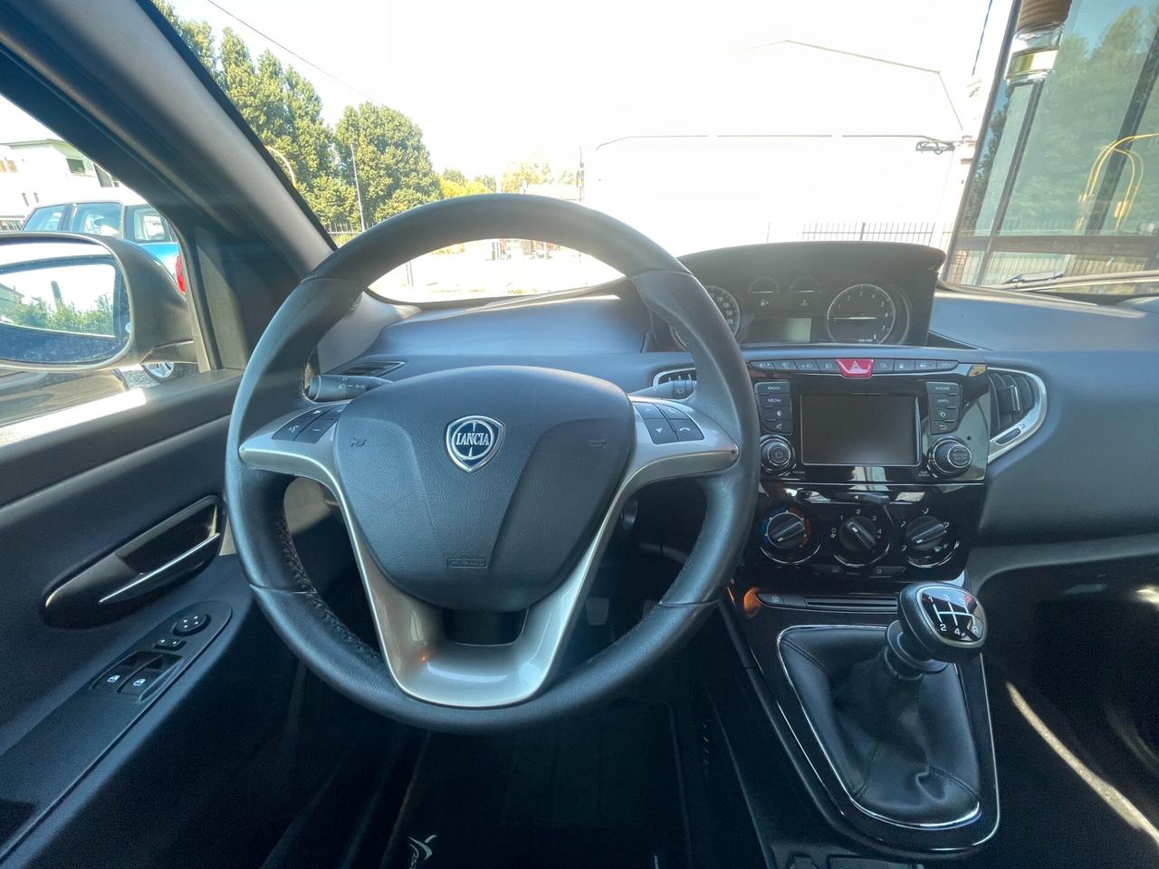 Lancia Ypsilon 1.2 69 CV 5 porte GPL Ecochic Silver