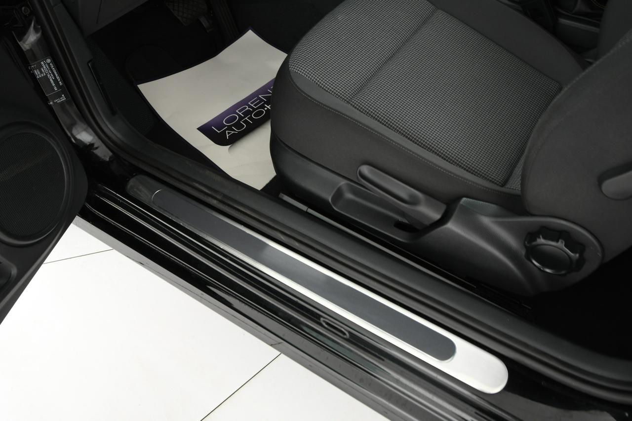 VOLKSWAGEN Maggiolino Cabrio 2.0 tdi bm Design 110cv NEOPATENTATI+C17"
