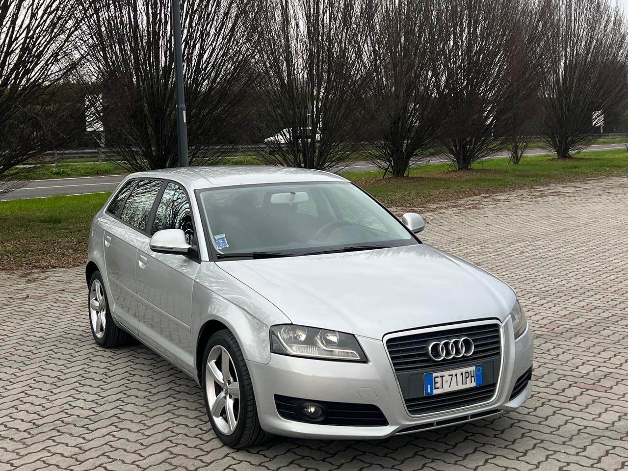 Audi A3 1.6 TDI 105 CV CR Ambiente