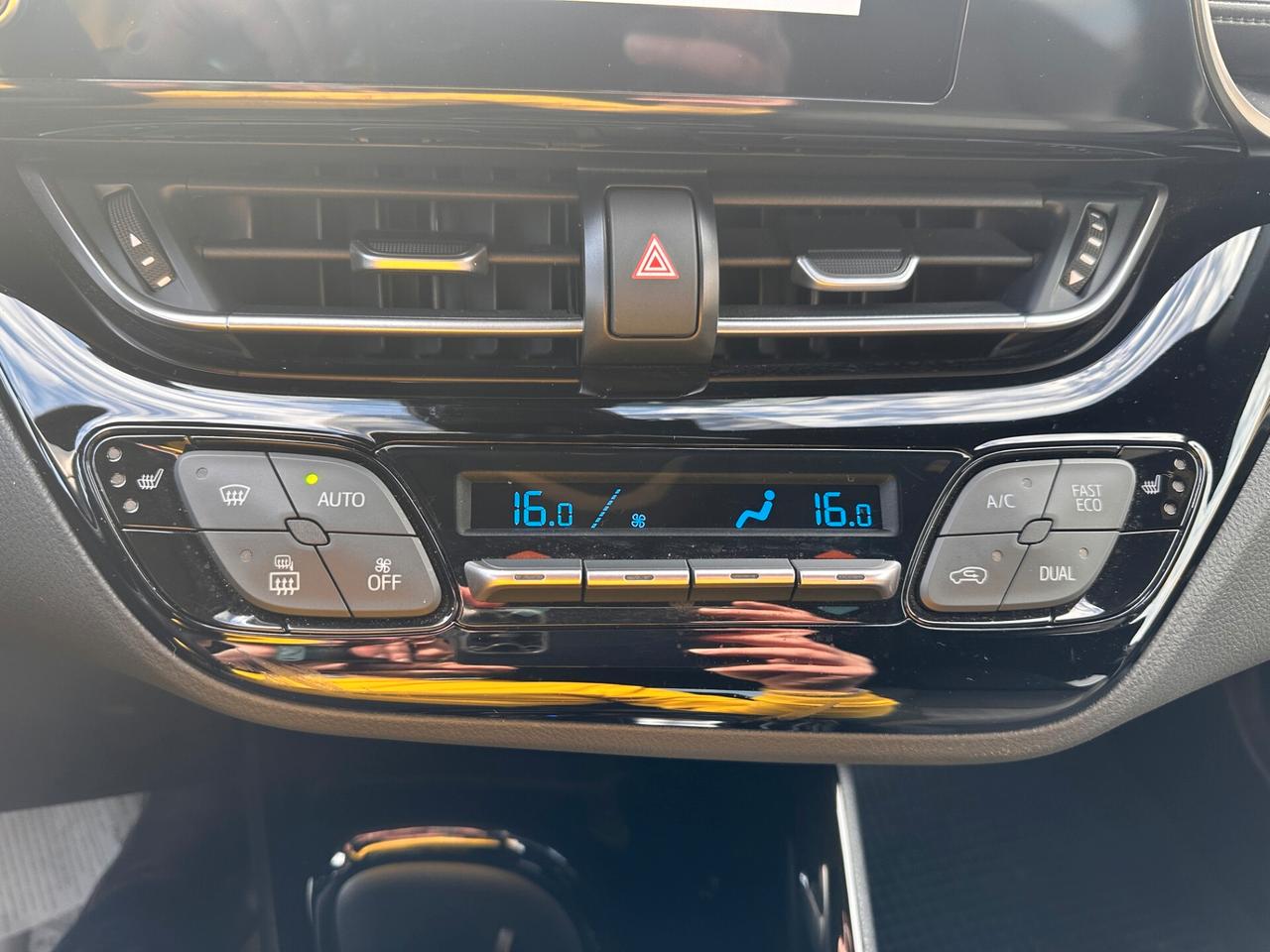 Toyota C-HR 1.8 Hybrid E-CVT Trend