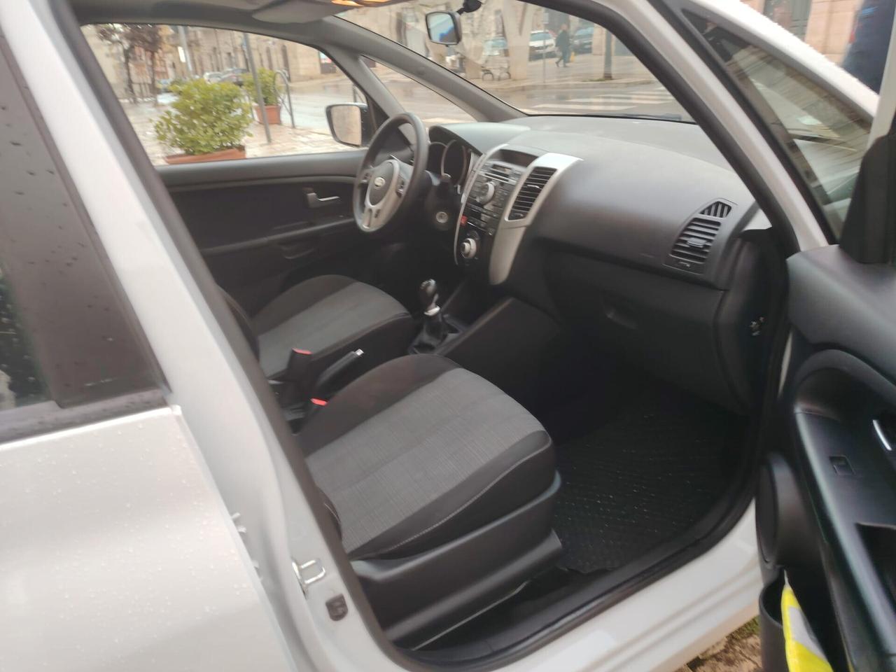 Kia Venga 1.4 CRDi 90CV Cool - TETTO APRIBILE