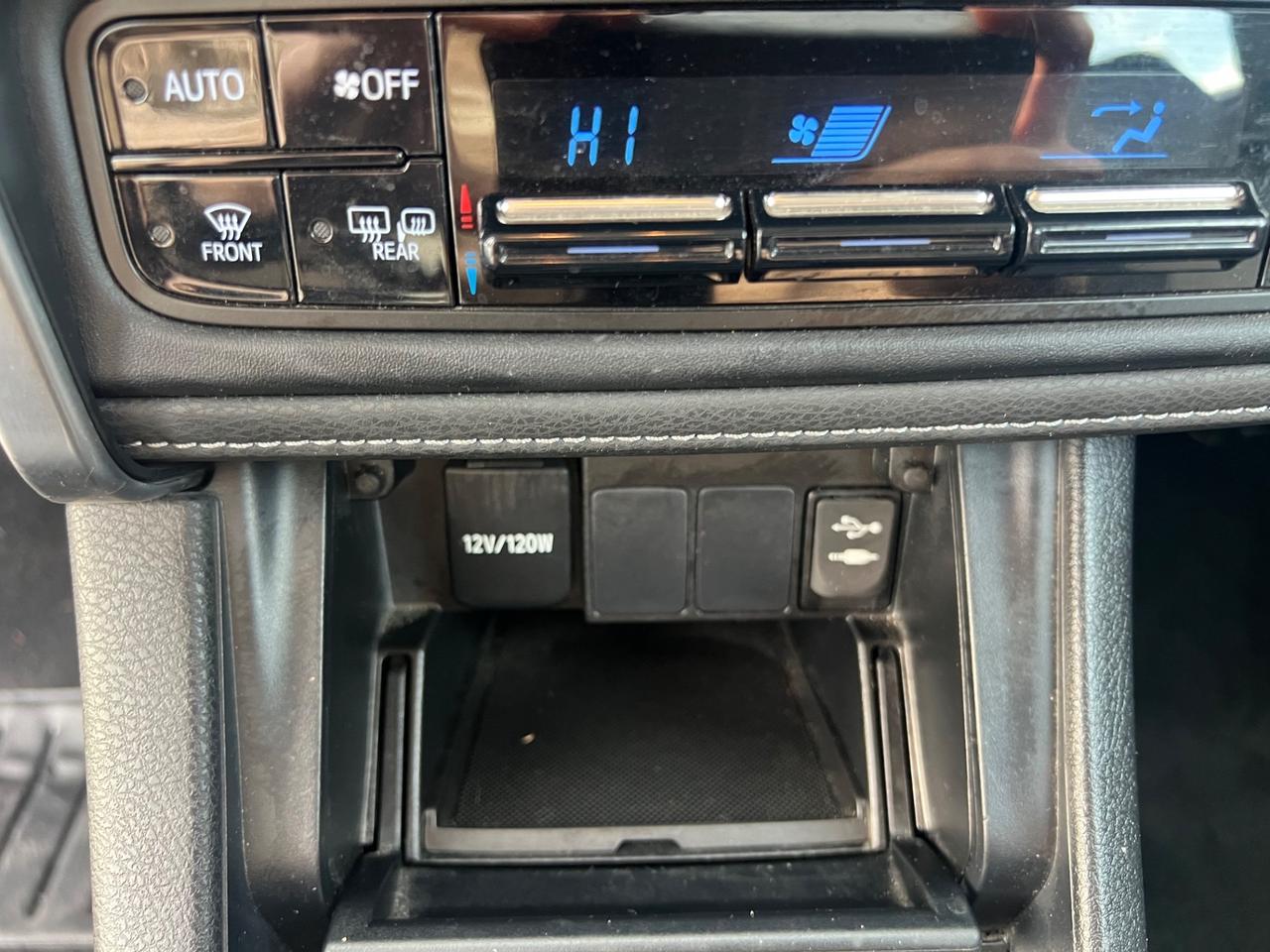 Toyota Auris Touring 1.4 D-4D Active Permute Rate Garanzia