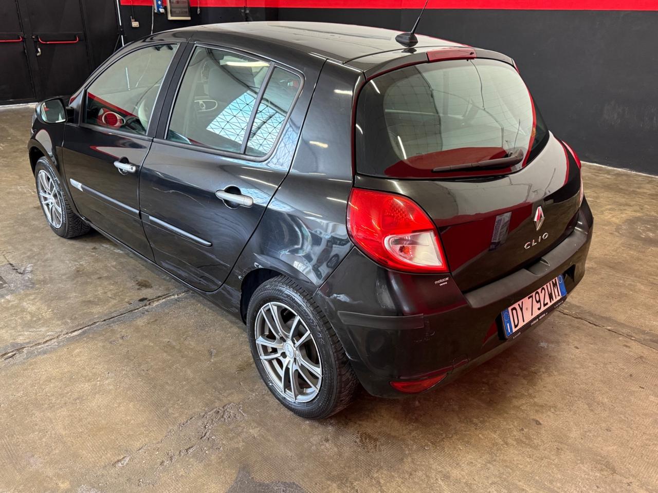 Renault Clio 1.2 16V 5 porte Dynamique