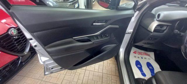 TOYOTA C-HR 1.8 Hybrid E-CVT Business