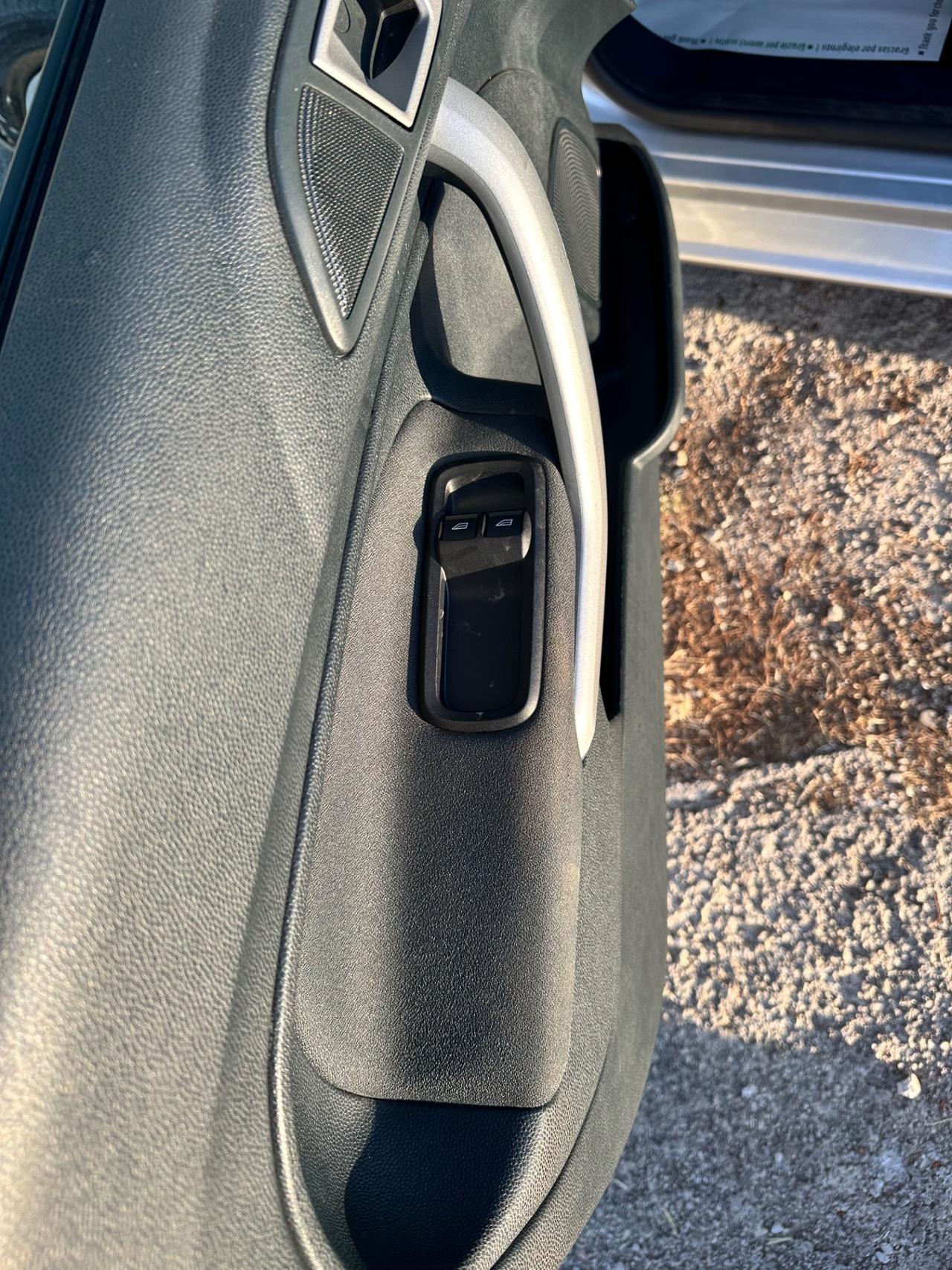 Ford Fiesta 1.4 TDCi 70CV 5 porte Titanium