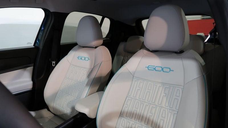 FIAT 600 600 1.2 hybrid La Prima 110cv auto